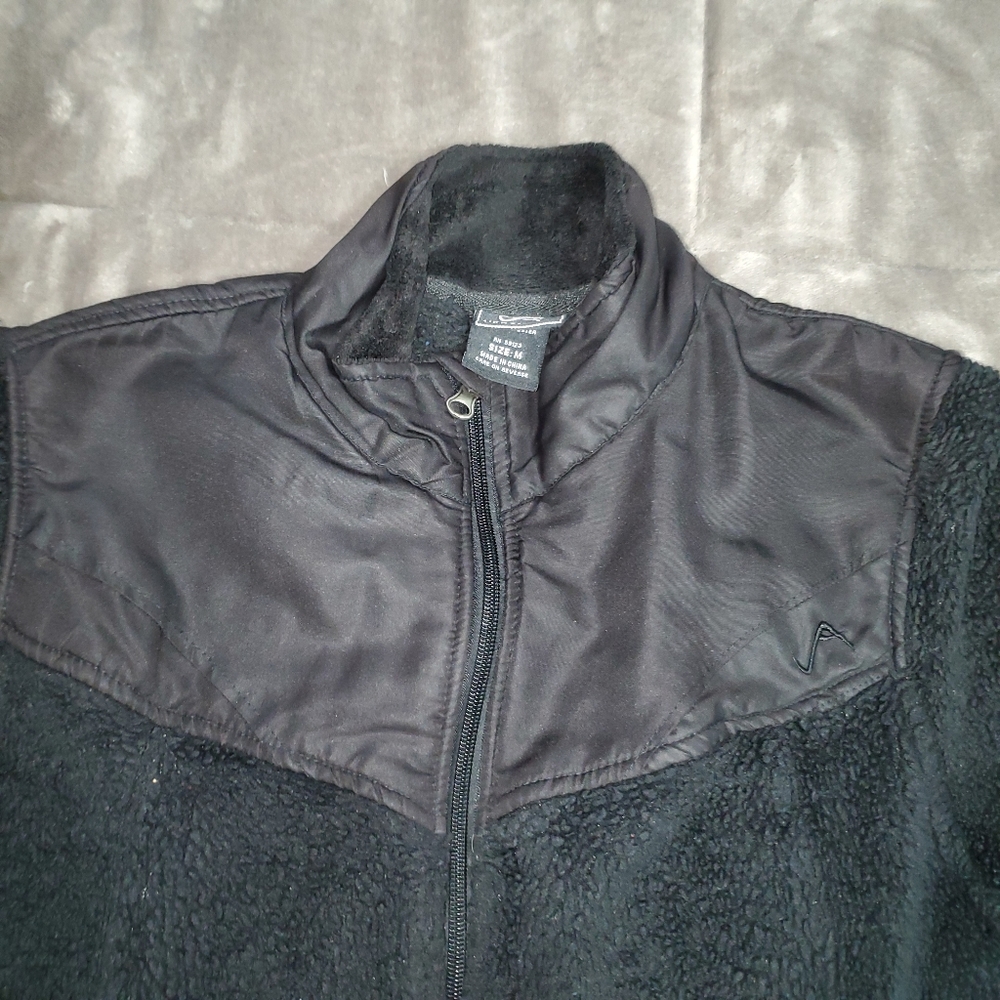 Fuzzy black jacket - Picture 3 of 6